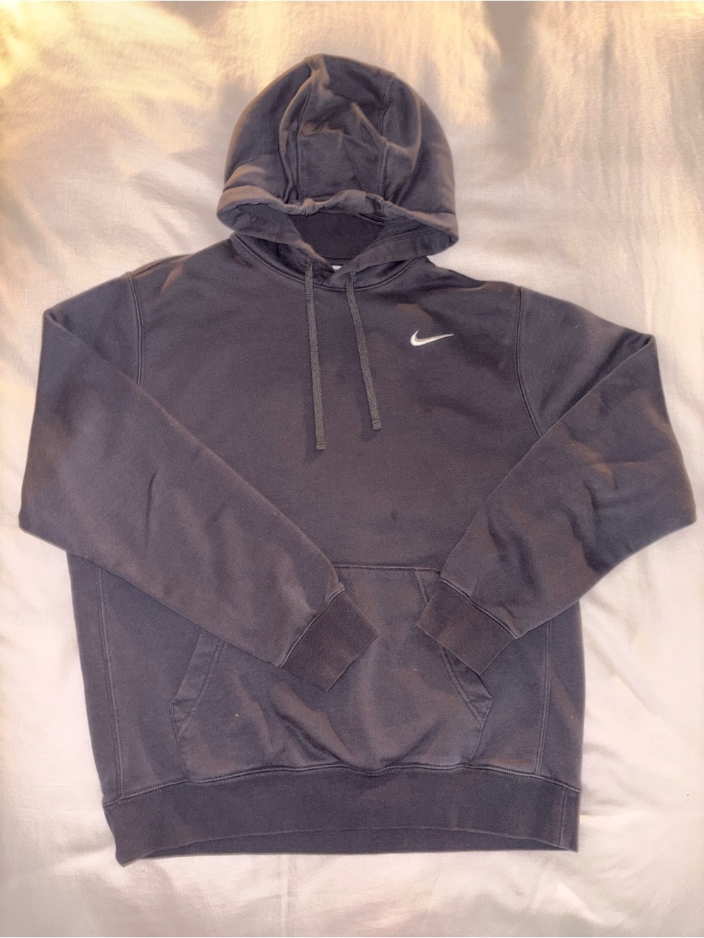 Nike Menās Gray Hoodie Sweatshirt